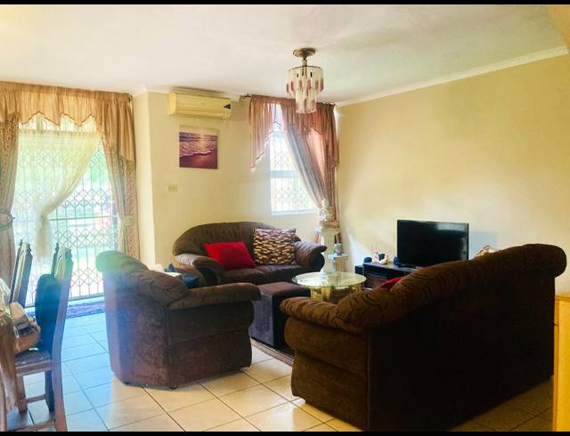 3 BEDROOM DUPLEX FOR SALE IN MONTCLAIR